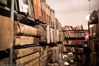 ЖОН САҚЛАЁТГАН АРХИВЛАР