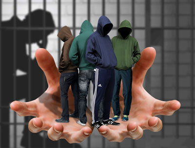 ЁШЛАРНИ ЖИНОЯТГА ЕТАКЛАЁТГАН «ҚЎЛ»