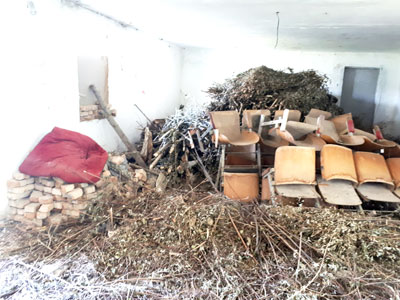 Мактабми ёки карвонсарой?