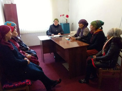 Қизни ким тарбиялаши керак?