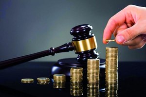 Корхона раҳбари жаримага тортилди