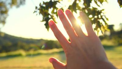 Баҳор офтобидан  беркиниш  керакми?