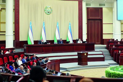 Депутатлар муҳокамаси:  Қўшимча ишлаганга  қўшимча ҳақ, кафолат маблағи  ҳамда хорижга ишга кетишда енгиллик