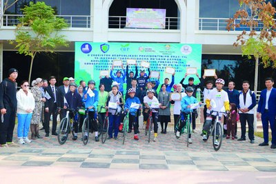 Кетдик,  велосипедда  борамиз!