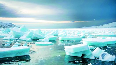 Антарктидадаги музлик икки ойда деярли  ярмига қисқарди