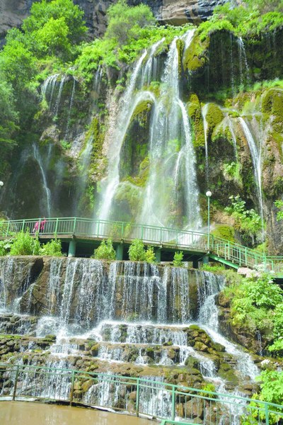 Тоғлар бағридан  отилиб чиқаётган марварид